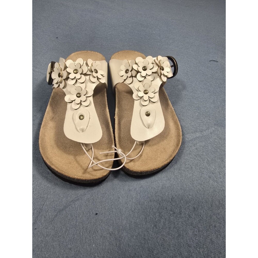 W Mountain Footbeds Kids sandals shown are specificallythe Graffito style11 New